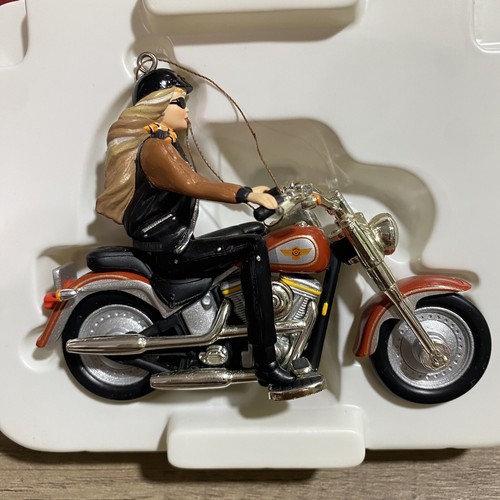 Hallmark Keepsake Harley-Davidson Barbie Ornament (2001) - Picture 3 of 3