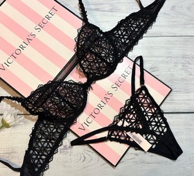 Victoria's Secret Geo Daisy Lace Unlined Low-Cut Demi Bra Thong Set Black