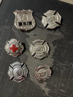 Lotto Distintivi Vintage Fire/Polizia/Hicksville Scogliera Mare