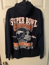 DENVER BRONCOS Heavy Thick Hooded Sweatshirt NFL Size Medium Logo And Full Art