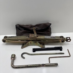 2002 - 2006 Honda CRV CR-V Emergency Tire Jack kit with Tools OEM