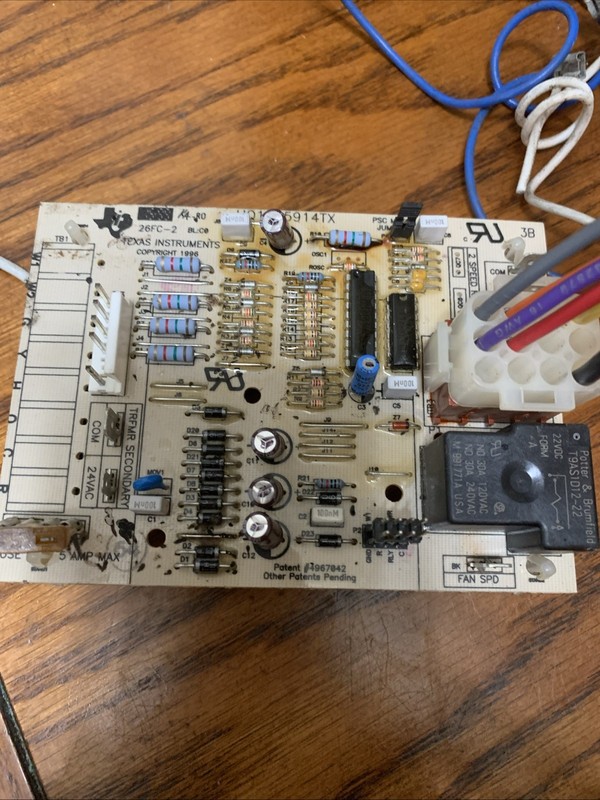 TEXAS INSTRUMENTS 26FC-2 Furnace Control Board HQ1085914TX Incl. Relays Used