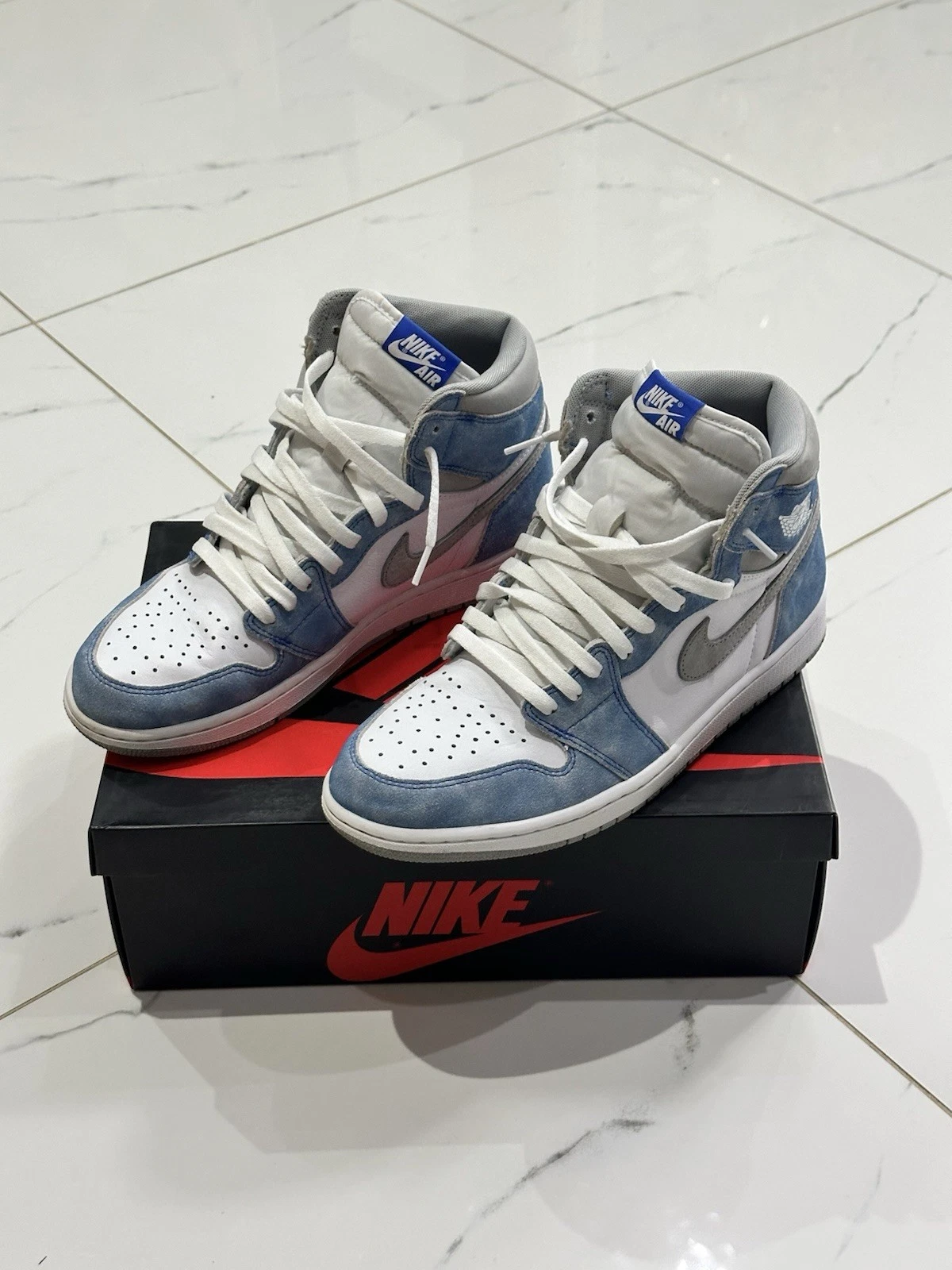 Jordan 1 Hyper Royal UK9