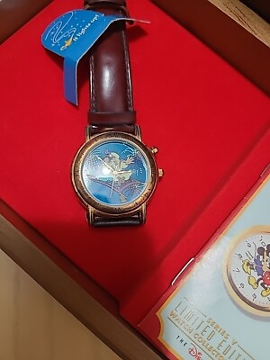 Disney Aladdin and Jasmin Music Box Watch Collectors Club  display picture 3
