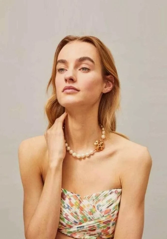 Collar Choaker Tory Burch Roxanne Oro y Perla Foto 4 de 4