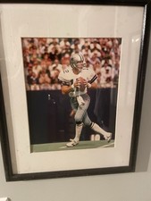 Top Roger Staubach Football Cards for All Budgets 34