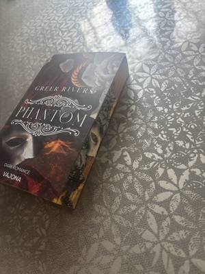 Phantom (Tattered Curtain Series) - Rivers, Greer - neuwertig - FARBSCHNITT