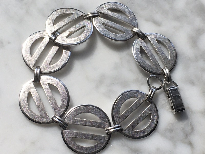 VINTAGE BEAUTIFUL -VAN DELL - sterling Silver Bracelet!! Signed