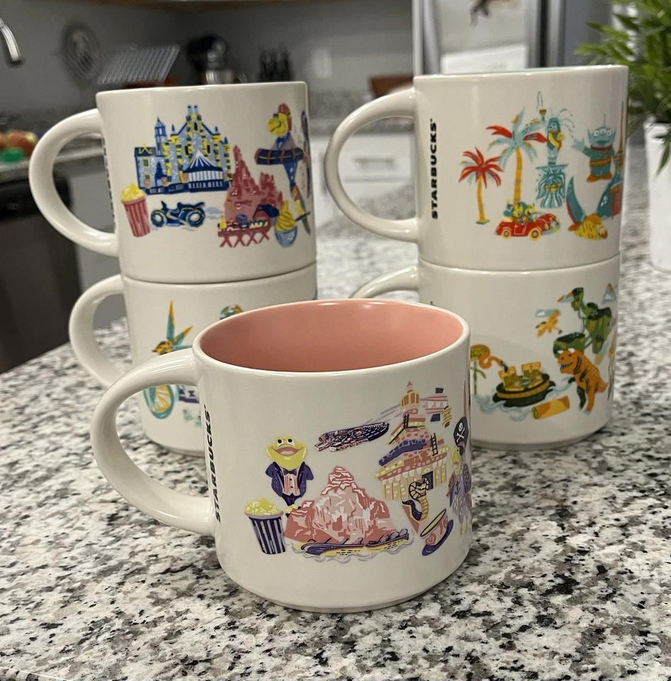 Lote de 6 tazas, vasos y botellas de cantimplora de corcho Starbucks de los parques de Disney Foto 2 de 4