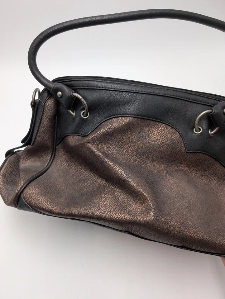 Cartera de hombro MISS ME con logotipo tachonado cobre oscuro/negro envejecido Lg imitación Y2k Foto 4 de 4