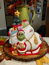 DR. SEUSS HOW THE GRINCH STOLE CHRISTMAS HAND PAINTED CERAMIC COOKIE JAR SLEIGH