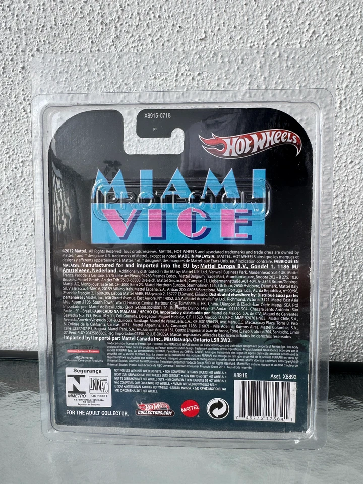 Hot Wheels 2013 Retro Entertainment Miami Vice Ferrari F512M In Protector Case - Image 2 of 2