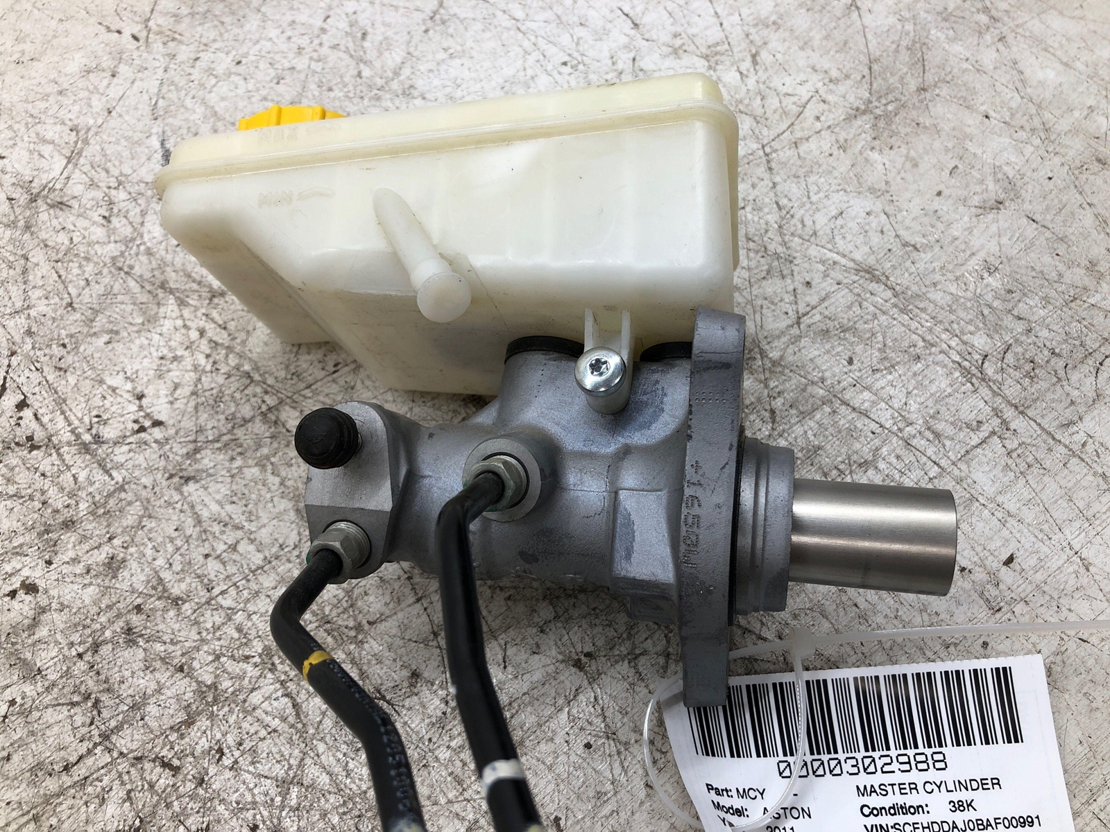 ASTON MARTIN RAPIDE MASTER BRAKE CYLINDER W/ RESERVOIR OEM