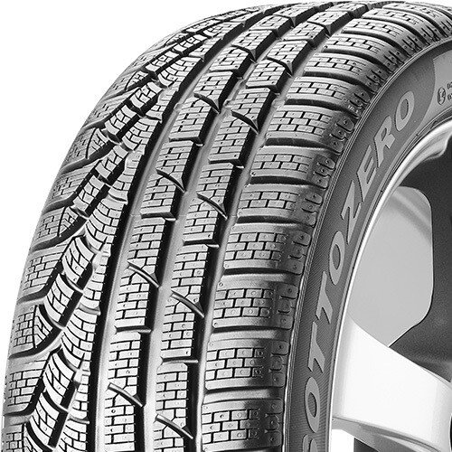 Pirelli Winter 240 SottoZero 295/30 R20 évite l'aquaplaning des voitures de sport