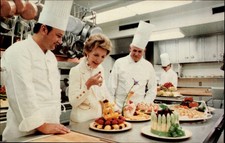 Washington DC White House kitchen chefs & Nancy Reagan unused vintage postcard
