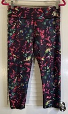Fabletics Black Pattern Capri Leggings Yoga Workout Pants Women’s M Inseam 21”
