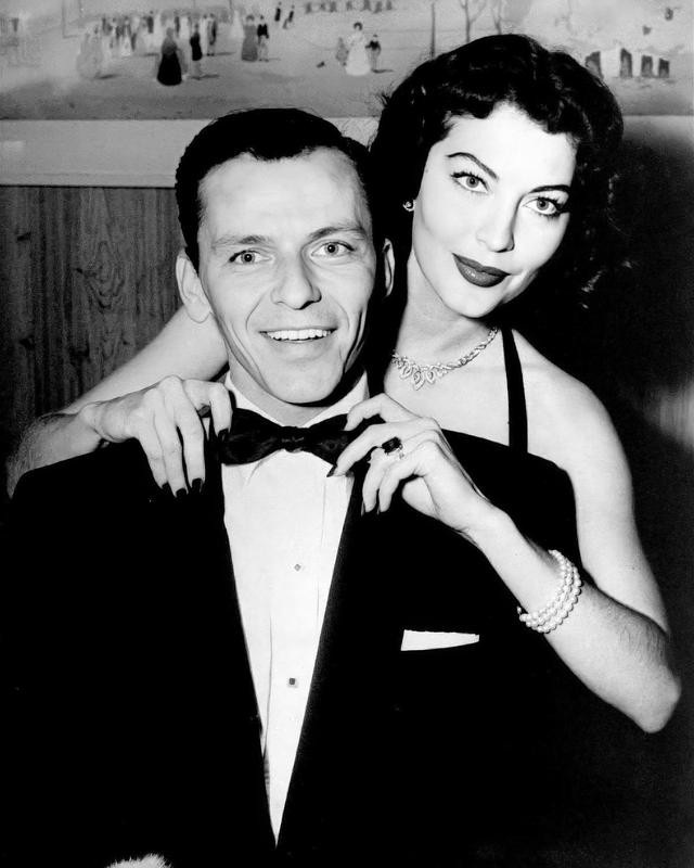 1951 Frank Sinatra and his second wife Ava Gardner in London, 8x10 glossy photo