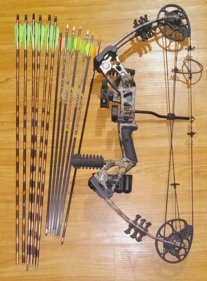 Ghosthand Compound Bow Package Right Hand with Arrow Rest and Arrow Sight Used - Image 2 of 3