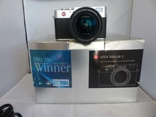 LEICA Digilux 2 Digital Camera with Orig. Box. The shutter count is only '411'.