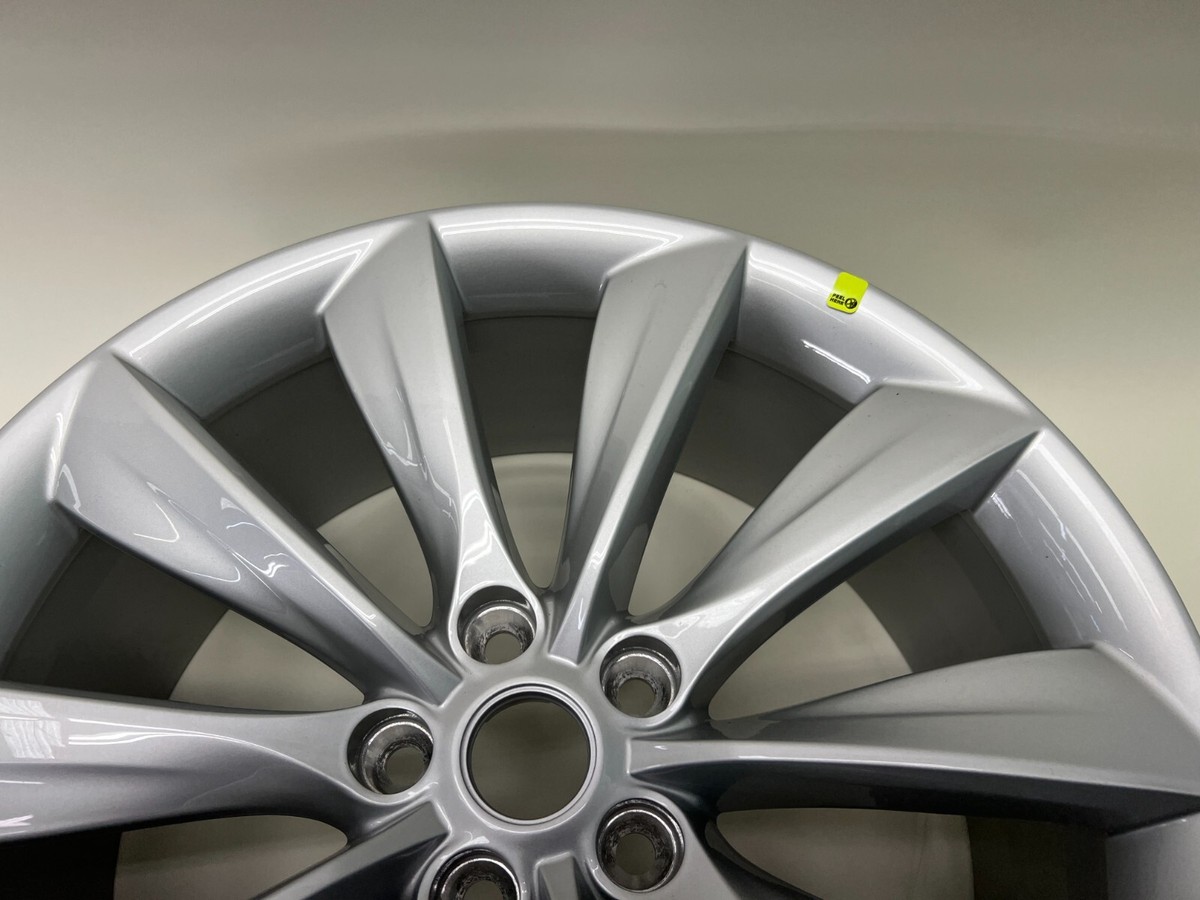 2012-2016 Tesla Model S Performance 21