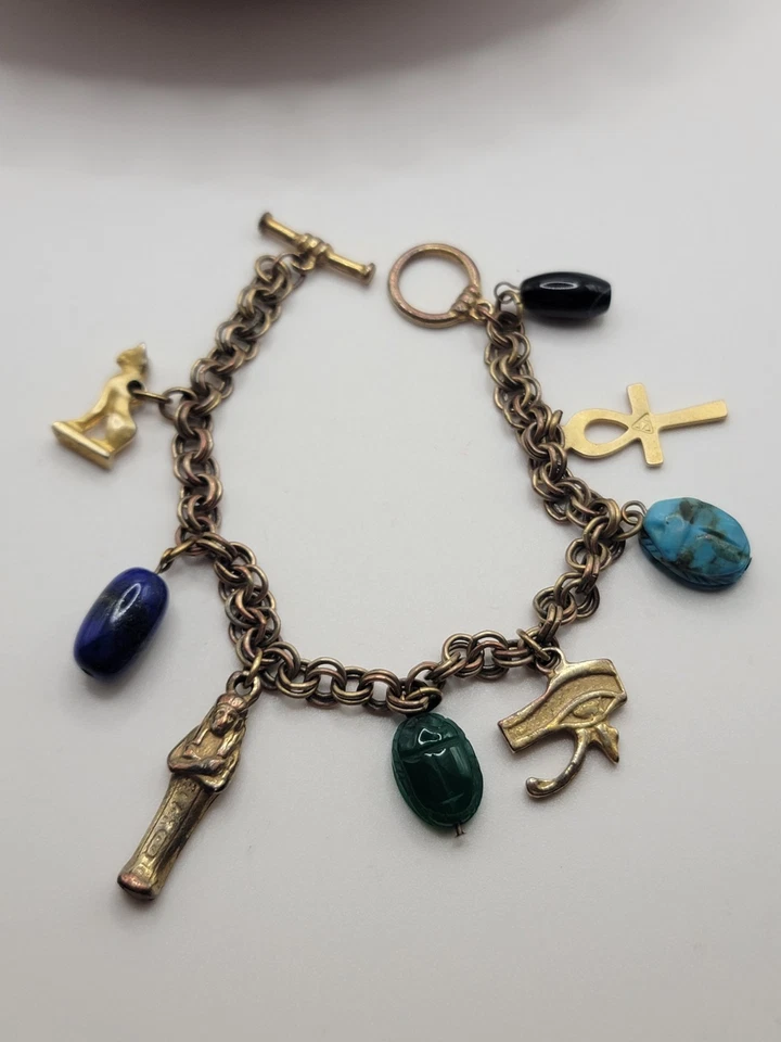 Pulsera con dije temática egipcia - Piedras de lapislázuli escarabajo turquesa tono latón Foto 4 de 4