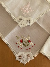 4 Taschentuch Stickerei  Blume, Spitze  Neu