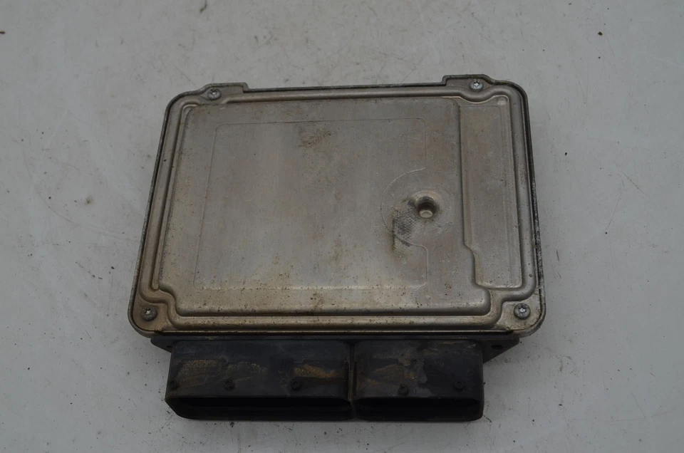 100765- Centralina ECU Saab 9-3 Cabriolet Dal 2002 al 2014 Cod 0281013515 - Immagine 3 di 4