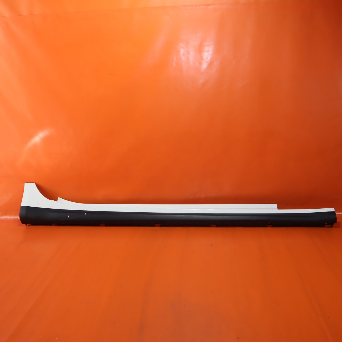 Maserati Ghibli 2014-2017 Right Rocker molding P/N 670010791