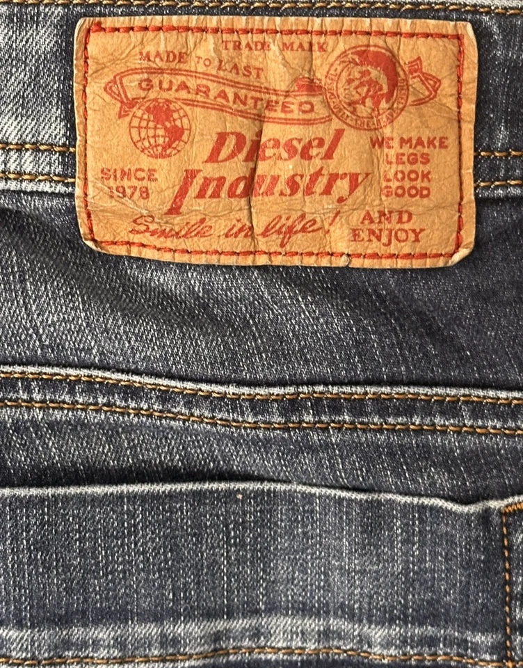 Jeans masculino Diesel Industry edição limitada RARA da Itália W 30 L 32 - Imagem 4 de 4