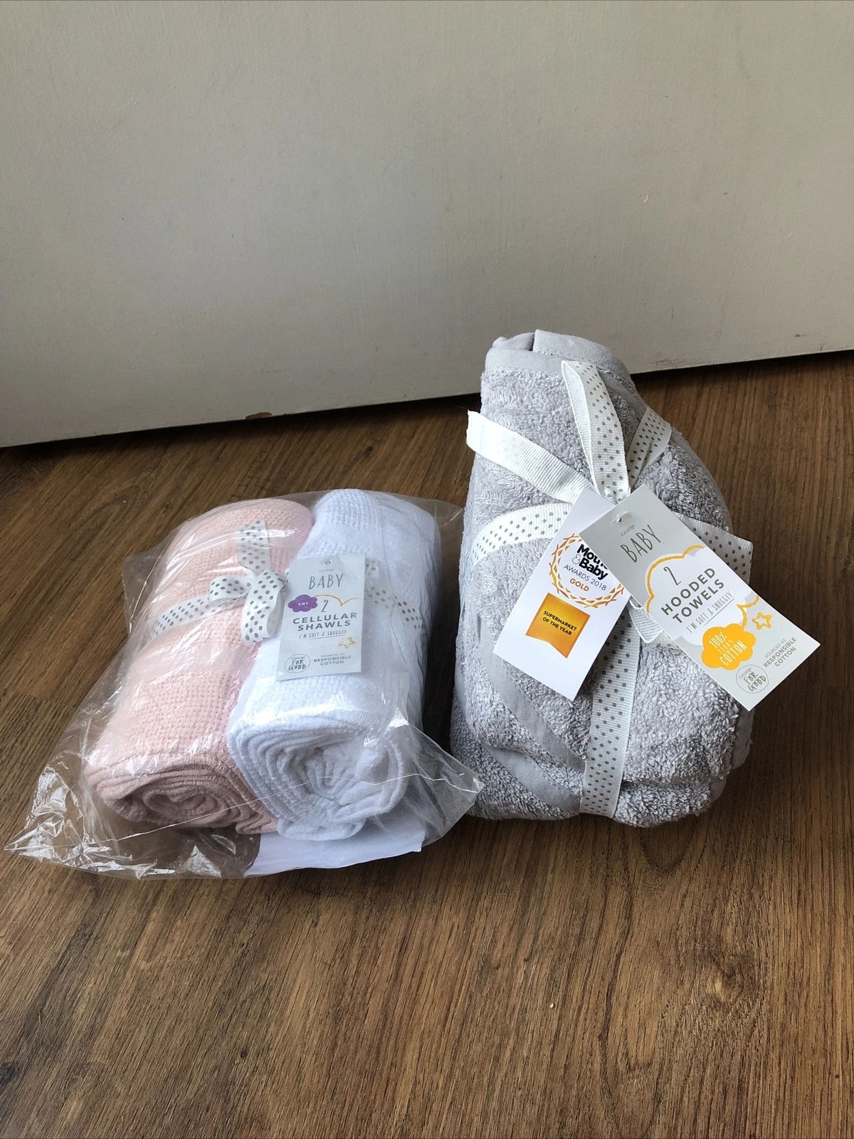 2 GEORGE BABY HOODED TOWELS 100% TERRY COTTON & 2 CELLULAR SHAWLS NEW WITH TAG