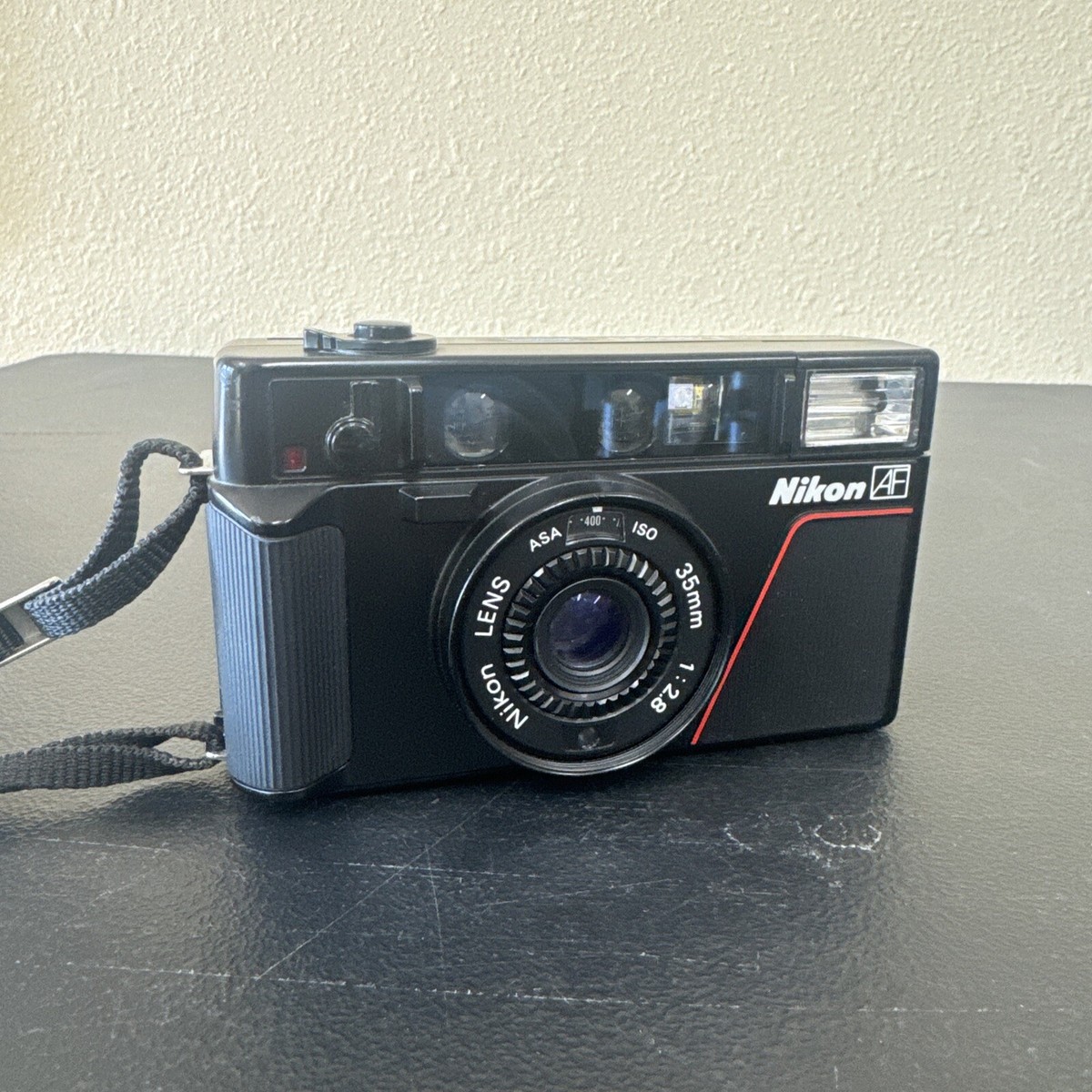 ⭐︎ Nikon ニコン フィルムカメラ L35AFレンズ 35mm 1:2.8 Nikon L35AF 35mm Point and Shoot Film Camera 1:2.8 Lens