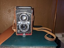 Yashica-D TLR w Yashikor 80mm f3.5 Lens Copal - MXV Shutter