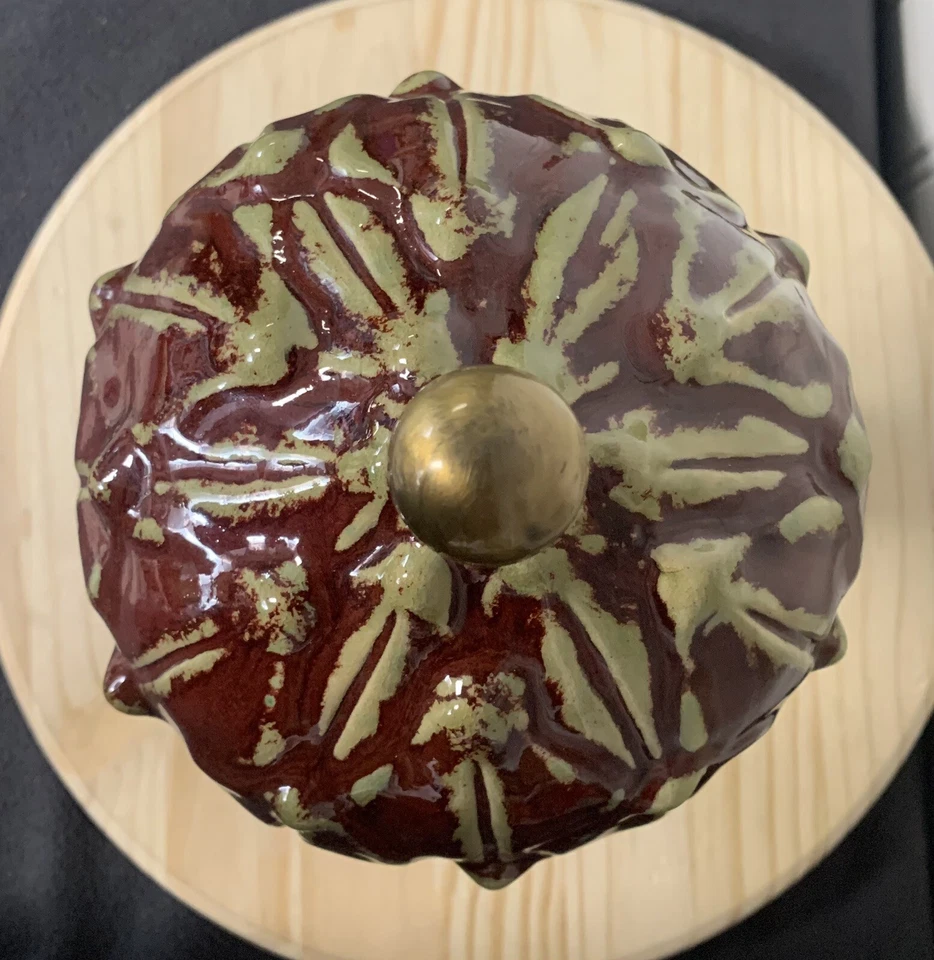 Decoração de cerâmica multicolorida máxima 16,5”T x 8”L x 8”D acabamento de latão antigo - Imagem 3 de 4