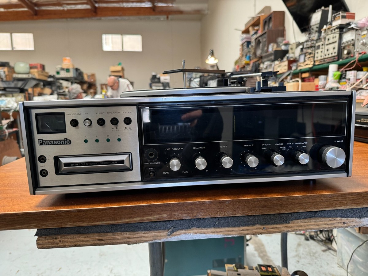 Vintage Panasonic SE-3280 AM-FM Stereo Radio Turntable 8 Track