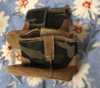 Rising Star Baby Camo & Suede-Style Infant Booties 6-9 Mos Size 3 #I-5
