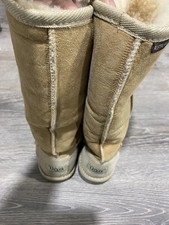 Used UGG Australia Classic Tall Womens Winter Boots - Size 7/8, Chestnut