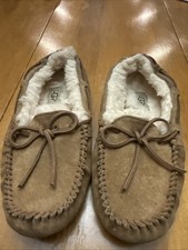 UGG Dakota Chestnut Suede Moccasin Slippers Womens 7 Brown 1107949