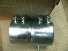 40-Pk 1-1/2" EMT CONDUIT Set Screw Couplings Steel