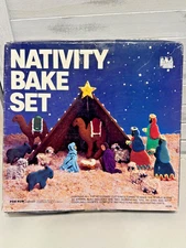 Vintage 1992 Nativity Stable Scene Cookie Cutter Icing Bake Set Fox Run USA Made