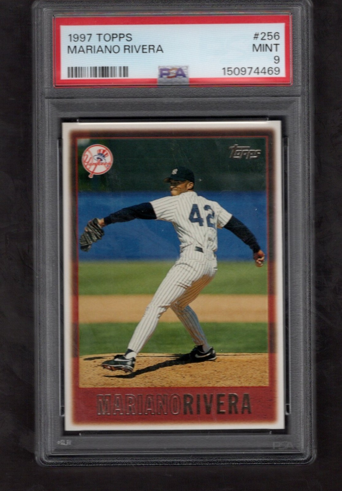 1997 Topps  #256  MARIANO RIVERA   PSA 9