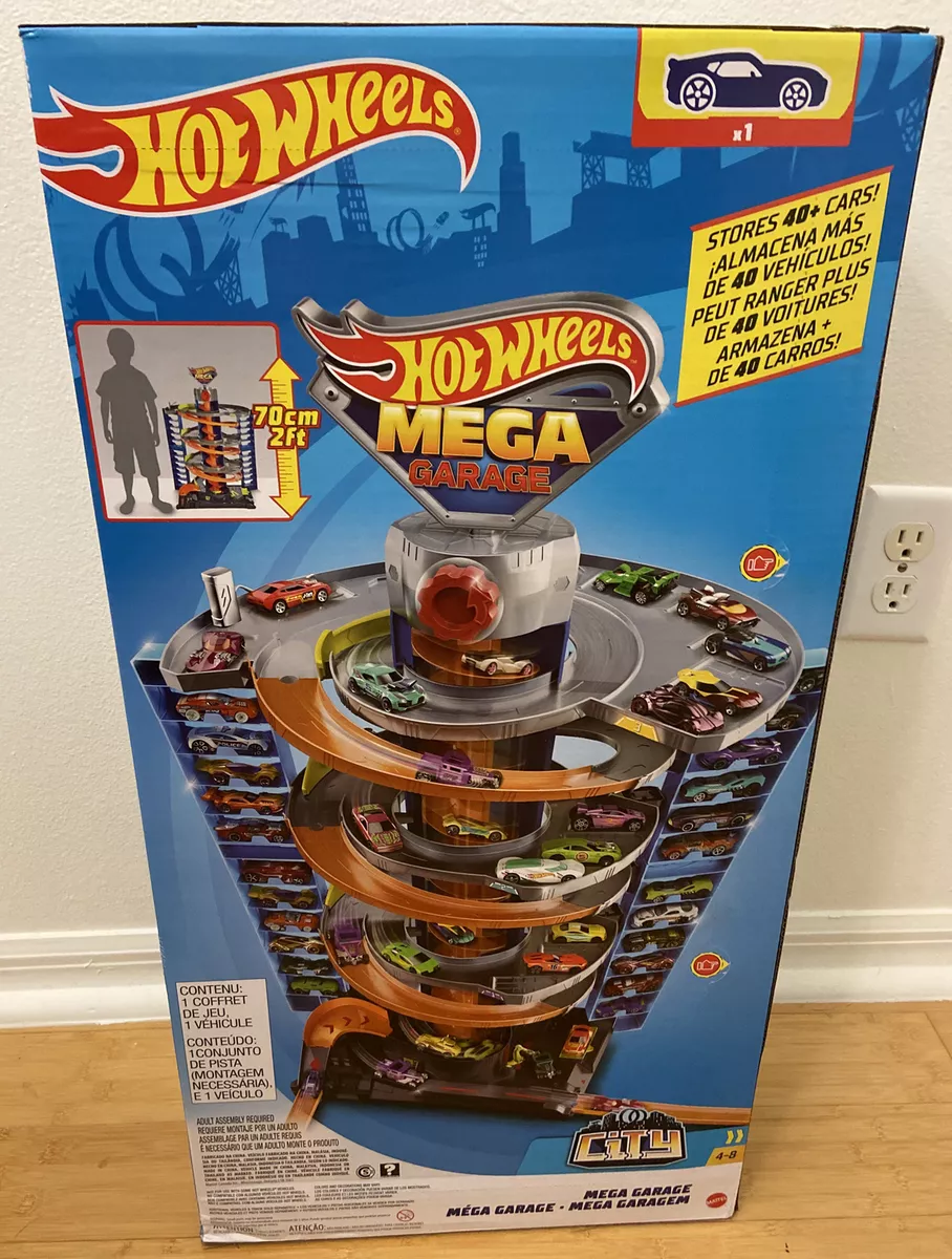 Hot Wheels City Mega Garage Playset with 1 Vehicle