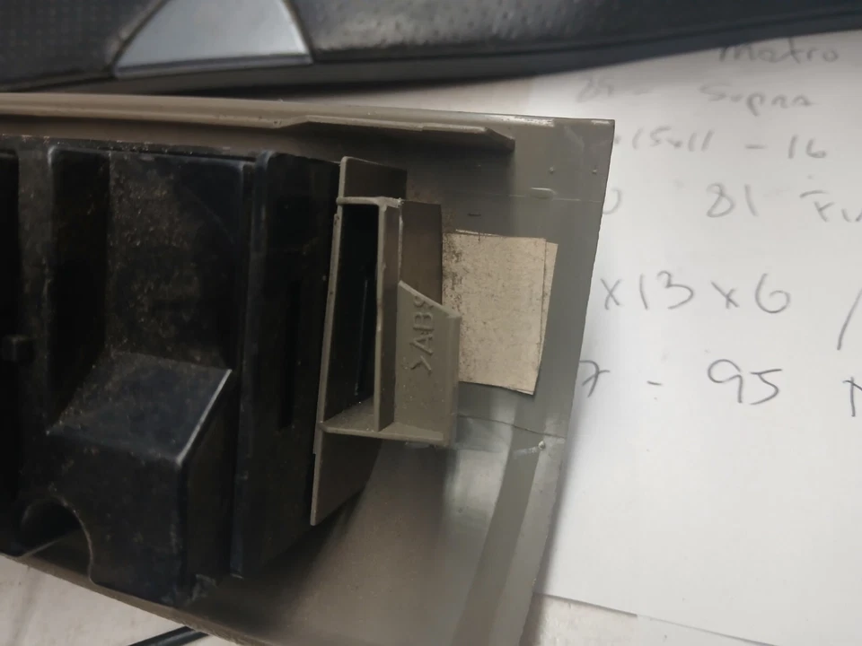 99-03 GMC Sonoma 2 puertas puerta del conductor interruptor ventana maestra gris OEM 19244656 Foto 3 de 4