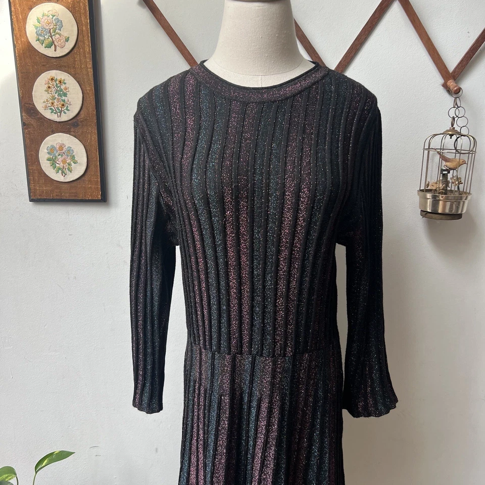 Vestido Suéter Nanette Lepore Metálico Rayas Acanalado Tejido Ajuste y Acampanado Grande Foto 2 de 4