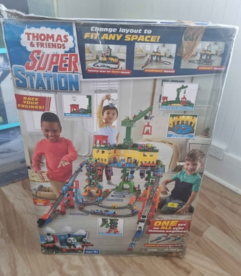 thomas & friends superstation trackmaster train tracks set MASSIVE
