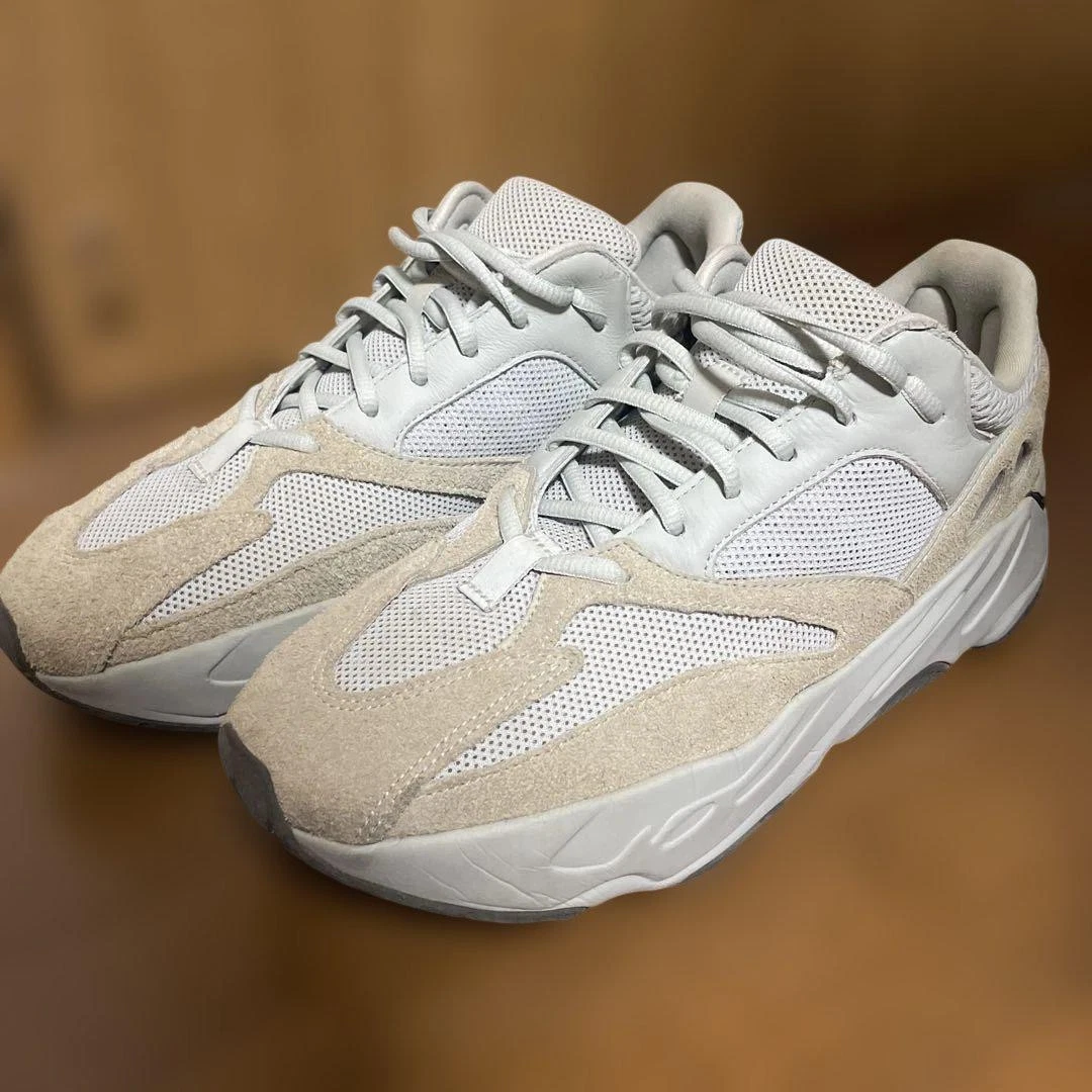 Yeezy Boost 700 Salt Scarpe Uomo 10.5US Sneakers Retrò a Rete Scamosciata