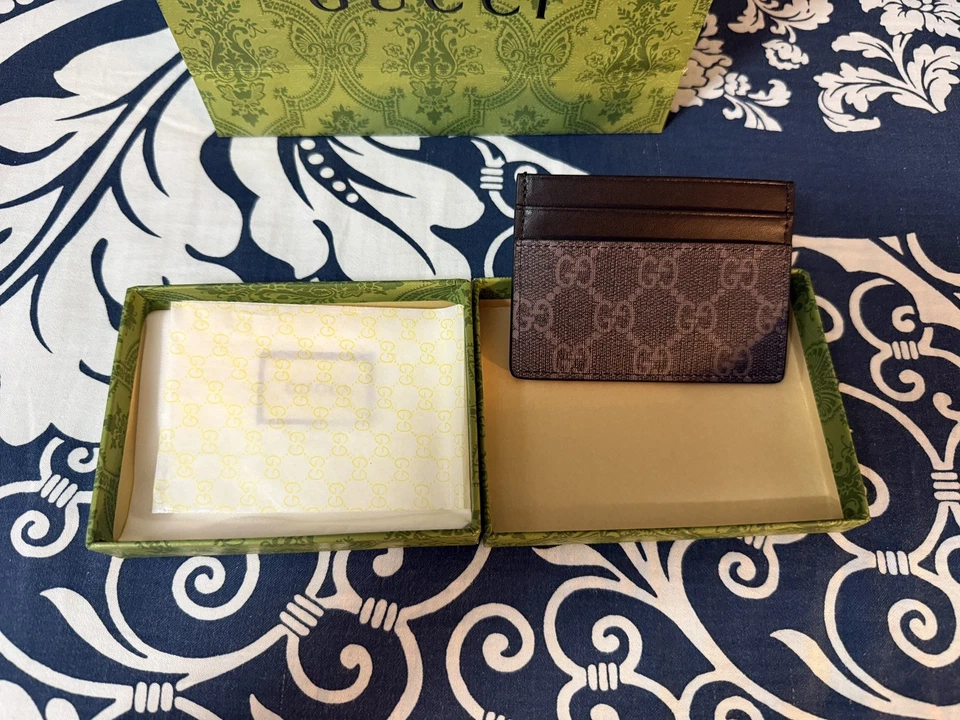 Cartera portatarjetas Gucci con estampado de serpiente Foto 4 de 4