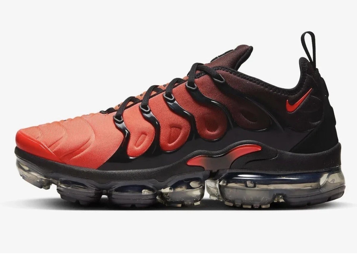 靴 NIKE AIR MAX PLUS HYPER CRIMSON Nike Air VaporMax Plus Black Crimson Gradient Sneakers DZ4857-001