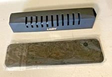 Lamy Safari Fountain Pen - Extra Fine - Matte Black W/INK CARTRIDGE AND SLEEVE