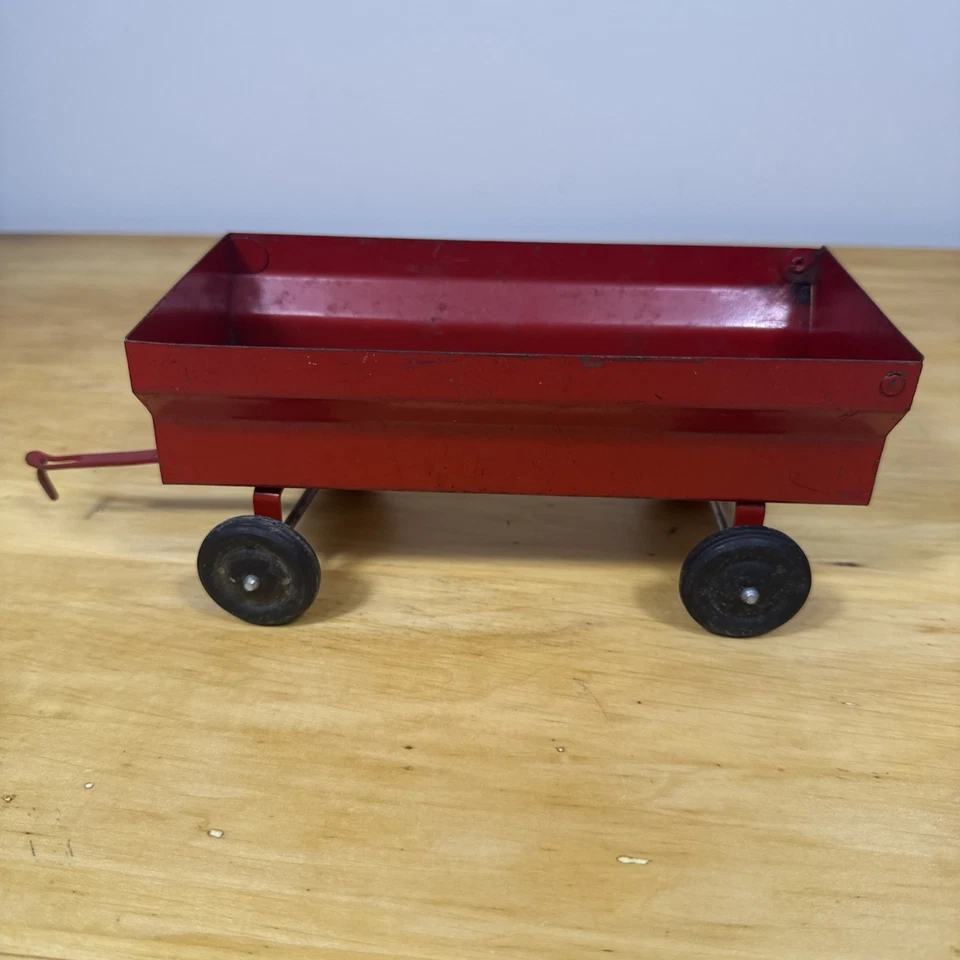 Vintage ERTL Red Flare Box Wagon Farm Toy - Image 4 of 4