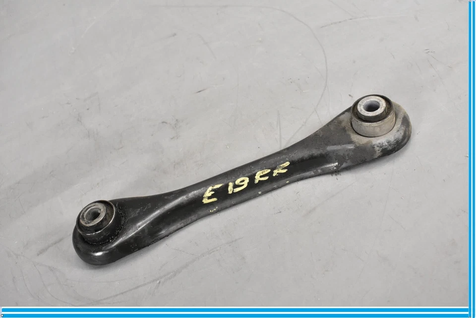 Brazo de suspensión Wishbone del lado del pasajero trasero derecho inferior del Volvo C70 06-13 OEM Foto 2 de 4